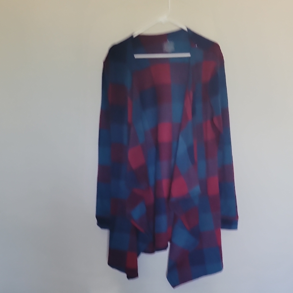 Cuddl Duds Blue and Red Plaid Open-Front Cardigan.1❤️